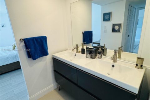 Купить кондоминиум в Авентура, Флорида 2 спальни, 107.49м2, № 1973934 - фото 18