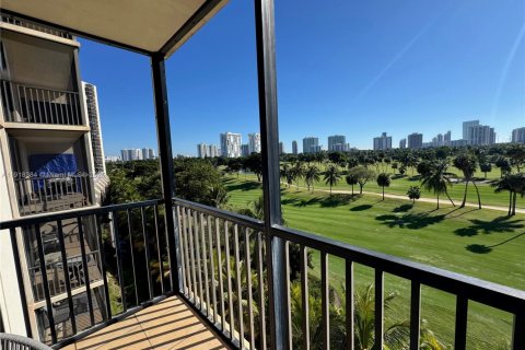 Купить кондоминиум в Авентура, Флорида 2 спальни, 107.49м2, № 1973934 - фото 9