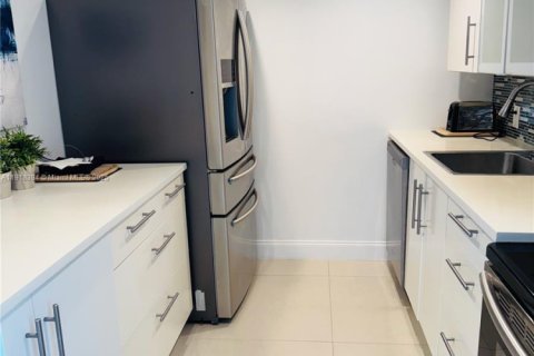 Купить кондоминиум в Авентура, Флорида 2 спальни, 107.49м2, № 1973934 - фото 4