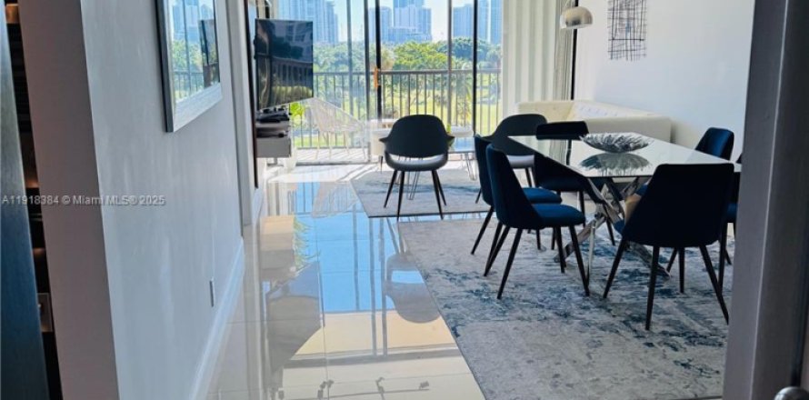 Кондоминиум с 2 спальнями в Авентура, Флорида № 1973934