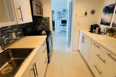 Купить кондоминиум в Авентура, Флорида 2 спальни, 107.49м2, № 1973934 - фото 5