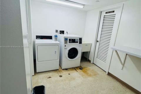 Купить кондоминиум в Авентура, Флорида 2 спальни, 107.49м2, № 1973934 - фото 28