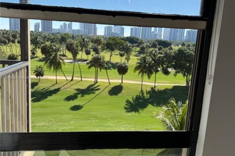 Купить кондоминиум в Авентура, Флорида 2 спальни, 107.49м2, № 1973934 - фото 14