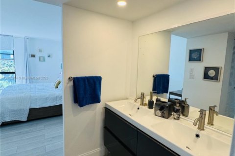 Купить кондоминиум в Авентура, Флорида 2 спальни, 107.49м2, № 1973934 - фото 15