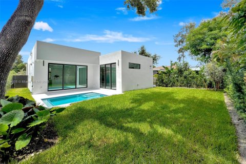 House in Miami, Florida 3 bedrooms, 159.98 sq.m. № 1830316 - photo 20
