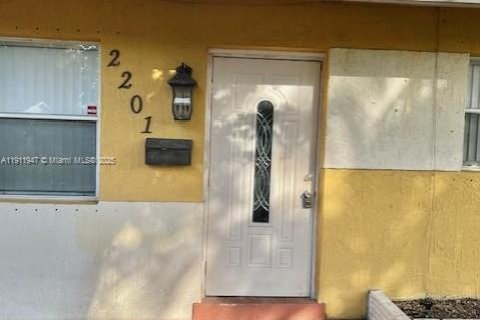 Villa ou maison à louer à Hollywood, Floride: 2 chambres, 106.84 m2 № 1967653 - photo 4