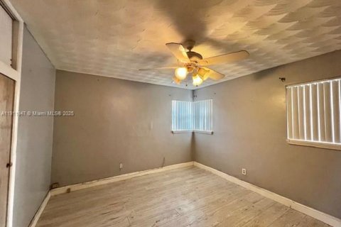 Villa ou maison à louer à Hollywood, Floride: 2 chambres, 106.84 m2 № 1967653 - photo 11