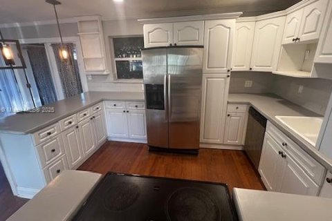 Villa ou maison à louer à Hollywood, Floride: 2 chambres, 106.84 m2 № 1967653 - photo 19