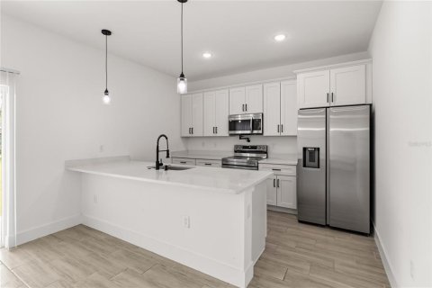 Villa ou maison à louer à Kissimmee, Floride: 2 chambres, 150.13 m2 № 2411622 - photo 5