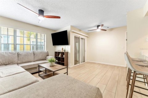 Condo in Tampa, Florida, 2 bedrooms  № 1769640 - photo 8