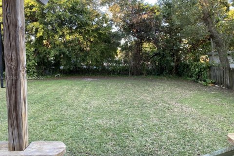 Casa en alquiler en Biscayne Park, Florida, 3 dormitorios, 167.22 m2 № 2059812 - foto 9