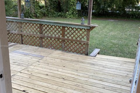 Casa en alquiler en Biscayne Park, Florida, 3 dormitorios, 167.22 m2 № 2059812 - foto 8