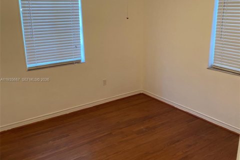 Casa en alquiler en Biscayne Park, Florida, 3 dormitorios, 167.22 m2 № 2059812 - foto 10