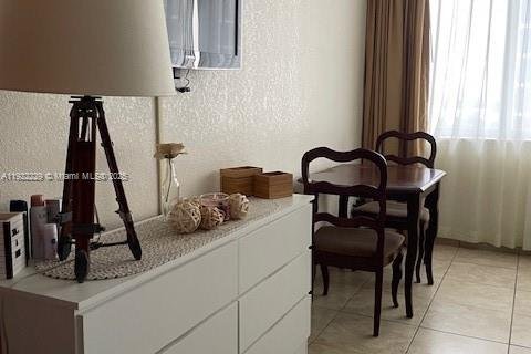 Condominio en venta en Sunny Isles Beach, Florida, 33.44 m2 № 1976151 - foto 18