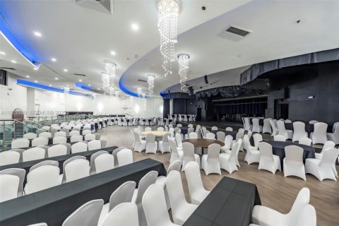 Condominio en venta en Sunny Isles Beach, Florida, 33.44 m2 № 1976151 - foto 30