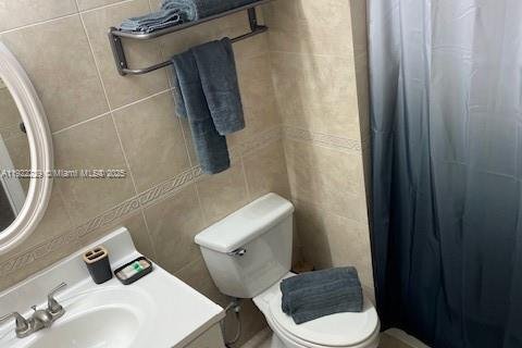 Condominio en venta en Sunny Isles Beach, Florida, 33.44 m2 № 1976151 - foto 15