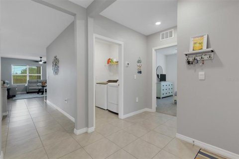 House in Bradenton, Florida 4 bedrooms, 169.73 sq.m. № 2352374 - photo 6