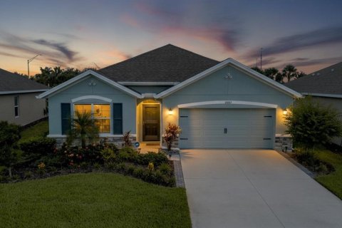 House in Bradenton, Florida 4 bedrooms, 169.73 sq.m. № 2352374