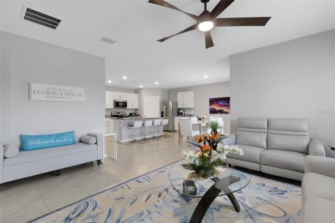 House in Bradenton, Florida 4 bedrooms, 169.73 sq.m. № 2352374 - photo 26