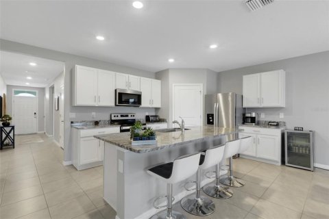 House in Bradenton, Florida 4 bedrooms, 169.73 sq.m. № 2352374 - photo 12