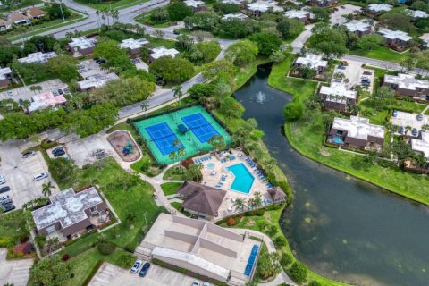 Condo in Jupiter, Florida, 2 bedrooms  № 1068262 - photo 1