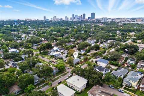 House in Saint Petersburg, Florida 2 bedrooms, 120.12 sq.m. № 1907592 - photo 6