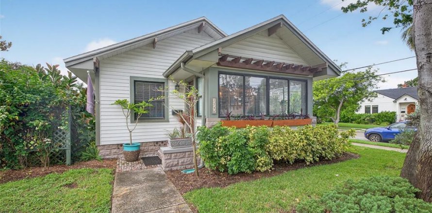 Villa ou maison à Saint Petersburg, Floride 2 chambres, 120.12 m2 № 1907592