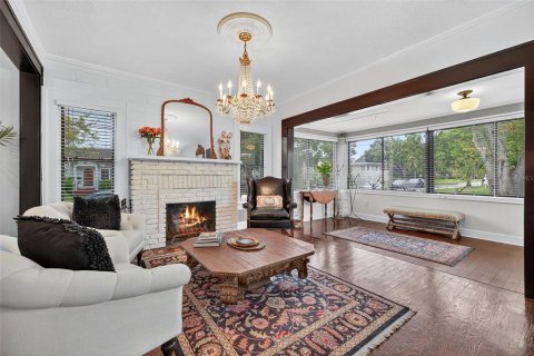 House in Saint Petersburg, Florida 2 bedrooms, 120.12 sq.m. № 1907592 - photo 12