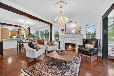 House in Saint Petersburg, Florida 2 bedrooms, 120.12 sq.m. № 1907592 - photo 7