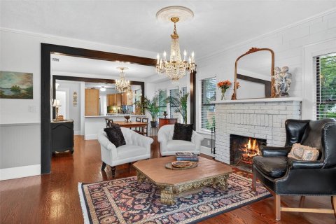 House in Saint Petersburg, Florida 2 bedrooms, 120.12 sq.m. № 1907592 - photo 9