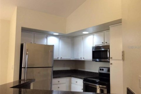Condo in Orlando, Florida, 2 bedrooms № 2112288 - photo 10