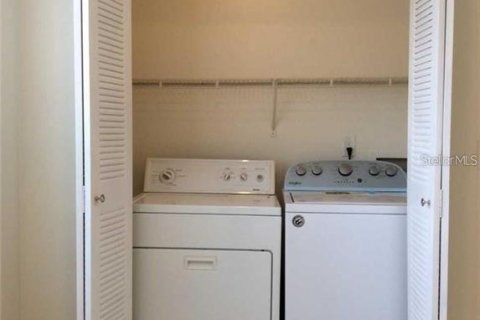 Condo in Orlando, Florida, 2 bedrooms № 2112288 - photo 12