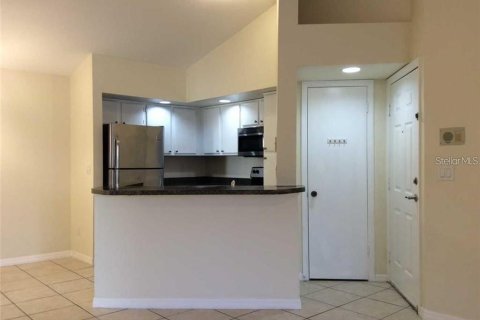Condo in Orlando, Florida, 2 bedrooms № 2112288 - photo 6