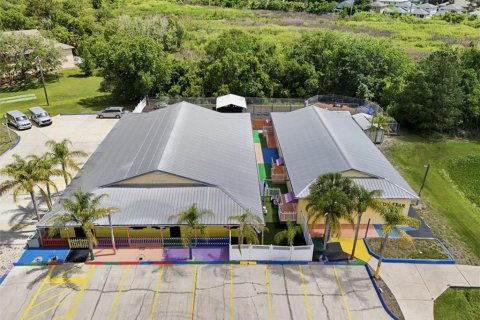 Commercial property in Titusville, Florida 876.63 sq.m. № 2228239 - photo 6