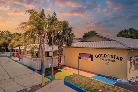 Commercial property in Titusville, Florida 876.63 sq.m. № 2228239 - photo 3