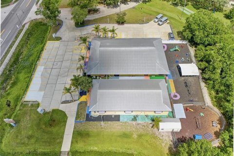 Commercial property in Titusville, Florida 876.63 sq.m. № 2228239 - photo 19