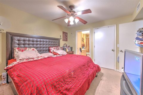 Condo in Temple Terrace, Florida, 1 bedroom  № 1629412 - photo 17