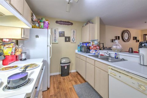 Condo in Temple Terrace, Florida, 1 bedroom  № 1629412 - photo 5