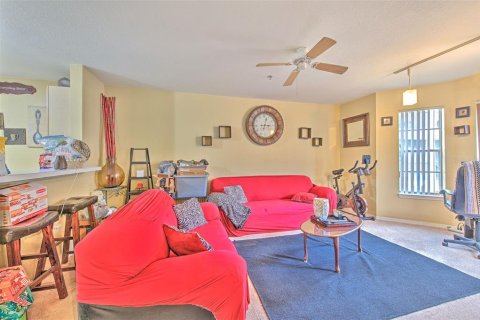 Condo in Temple Terrace, Florida, 1 bedroom  № 1629412 - photo 14