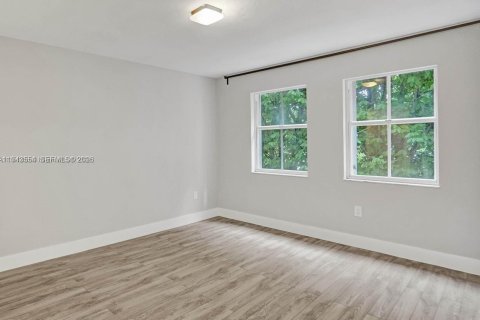 Condominio en alquiler en Coral Gables, Florida, 2 dormitorios, 95.69 m2 № 2002301 - foto 8