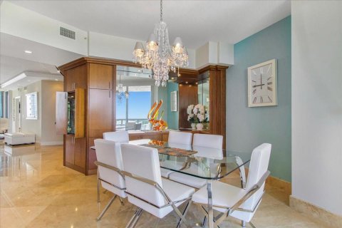 Condo in Fort Lauderdale, Florida, 3 bedrooms  № 2158629 - photo 17