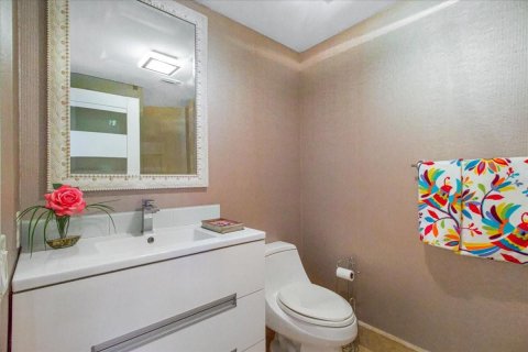 Condo in Fort Lauderdale, Florida, 3 bedrooms  № 2158629 - photo 28