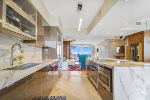 Condo in Fort Lauderdale, Florida, 3 bedrooms  № 2158629 - photo 11