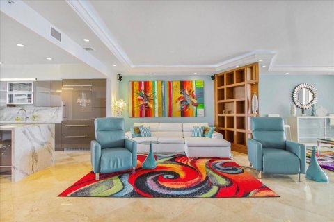Condo in Fort Lauderdale, Florida, 3 bedrooms  № 2158629 - photo 1
