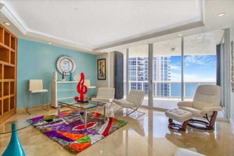 Condo in Fort Lauderdale, Florida, 3 bedrooms  № 2158629 - photo 4