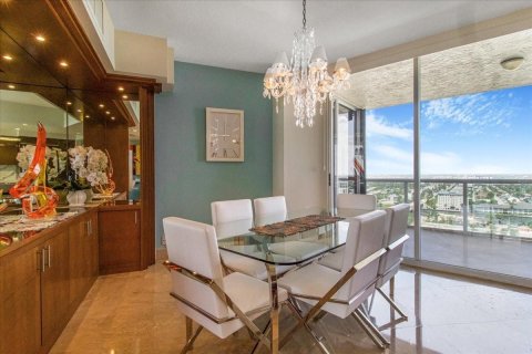 Condo in Fort Lauderdale, Florida, 3 bedrooms  № 2158629 - photo 13
