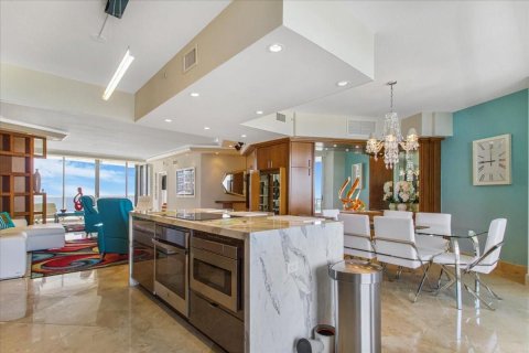 Condo in Fort Lauderdale, Florida, 3 bedrooms  № 2158629 - photo 10