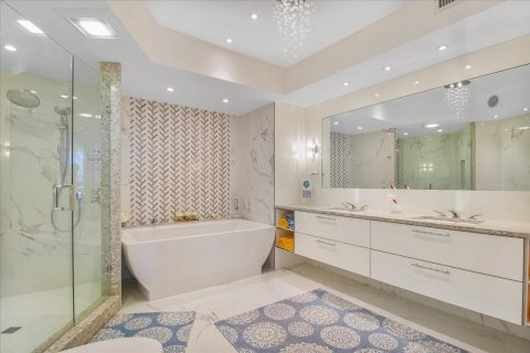 Condo in Fort Lauderdale, Florida, 3 bedrooms  № 2158629 - photo 25