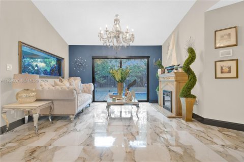 Villa ou maison à vendre à Miami, Floride: 3 chambres, 148.27 m2 № 2017818 - photo 17