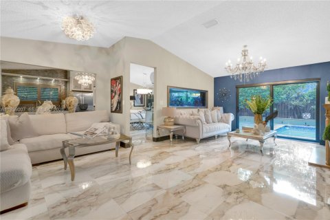 Villa ou maison à vendre à Miami, Floride: 3 chambres, 148.27 m2 № 2017818 - photo 16